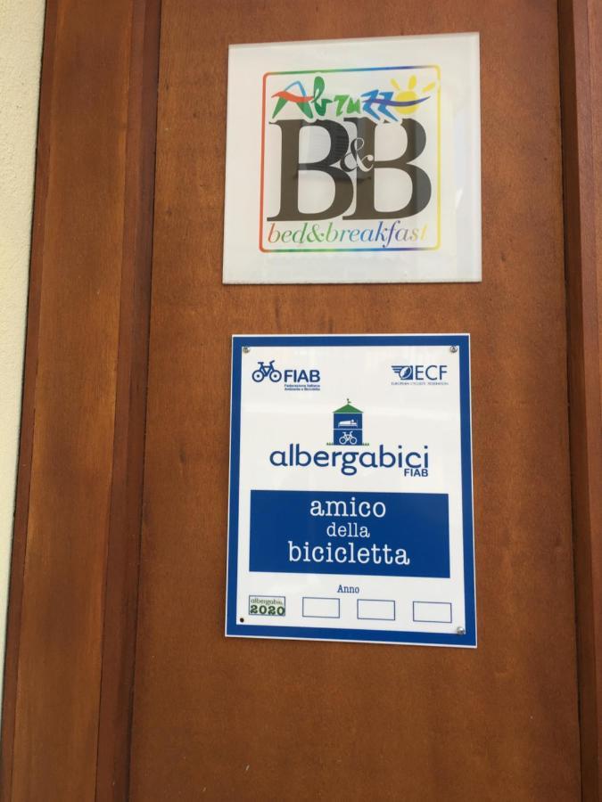 Bellavista Bike Stop Spoltore Bagian luar foto