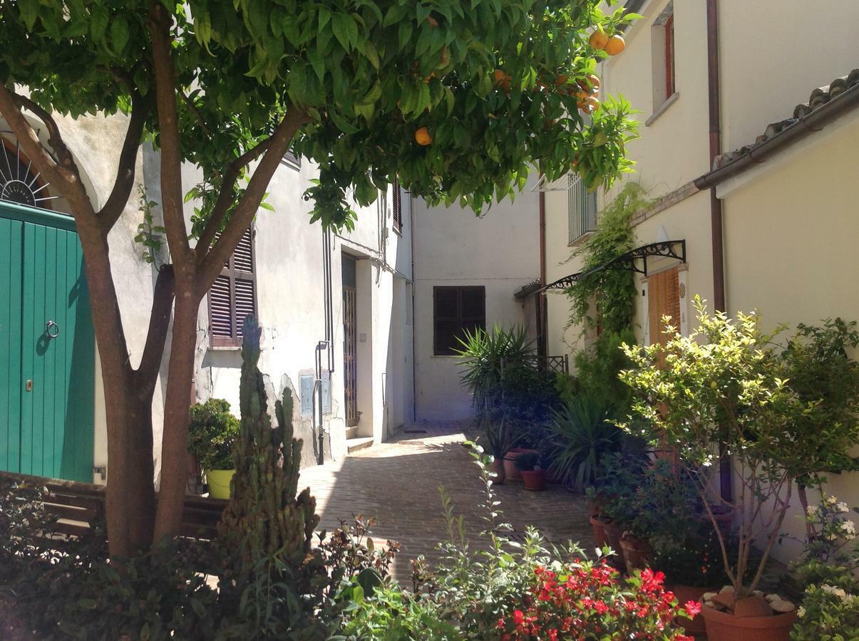 Bellavista Bike Stop Spoltore Bagian luar foto