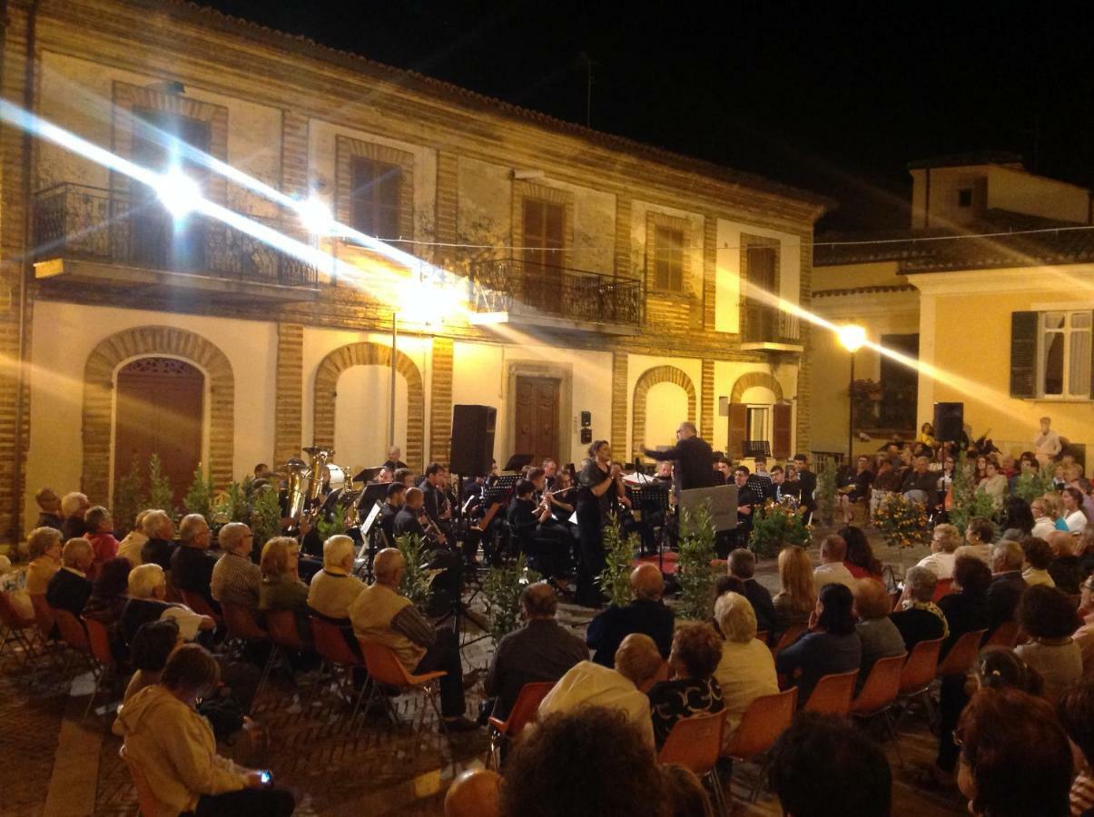 Bellavista Bike Stop Spoltore Bagian luar foto